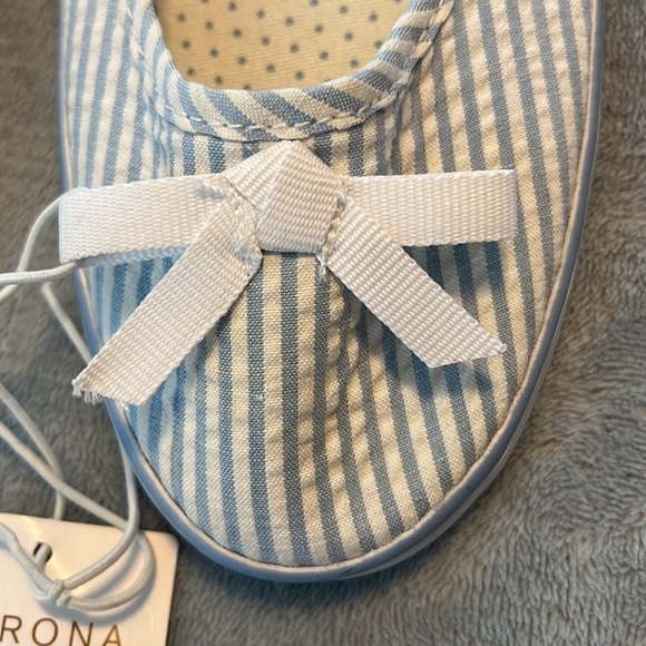 Adorable Blue and White Striped Flats - Picture 2 of 4